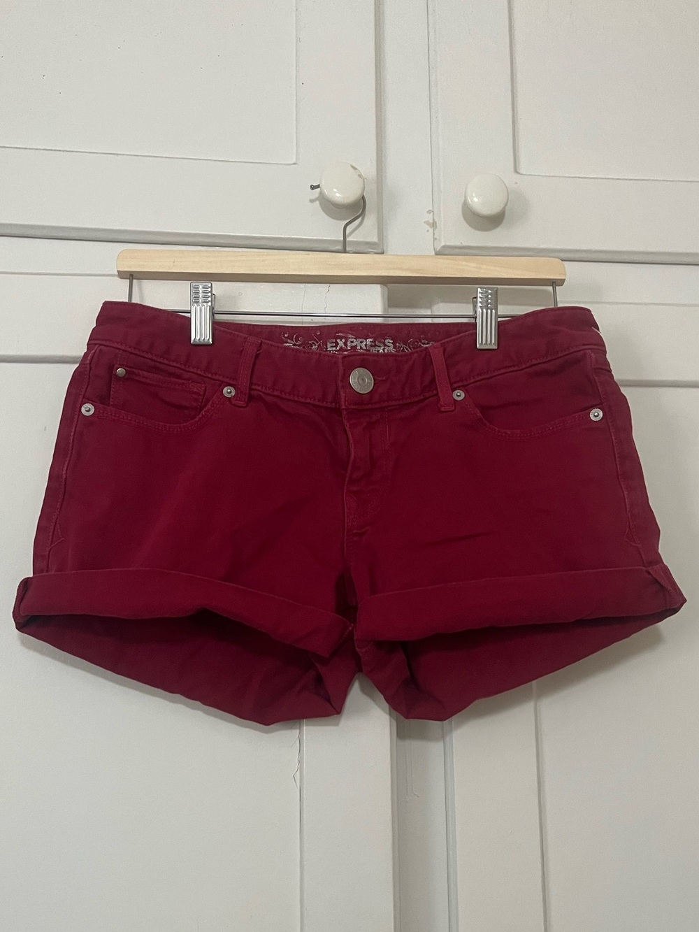 Express Brick Red Cuffed Denim Short Shorts Size 4 Low Rise